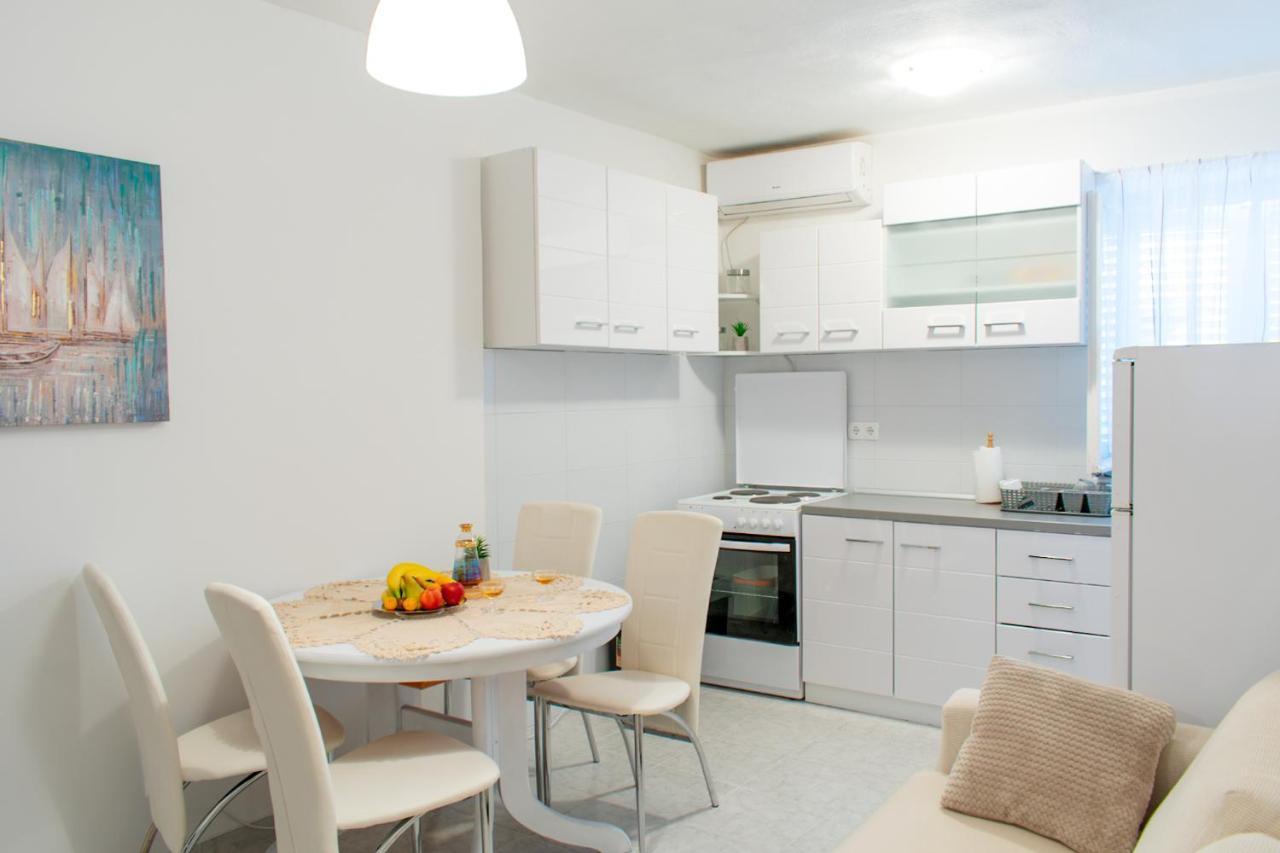 Apartman Karmen Kaštela Exterior foto